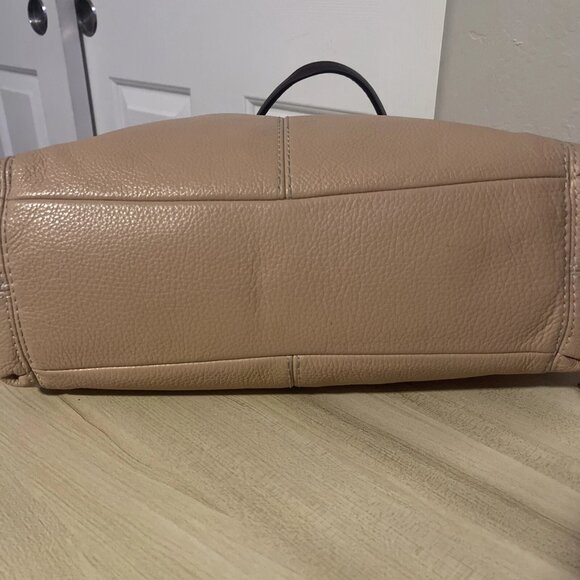 COACH LEXY LEATHER SHOULDER Bag Color Beechwood /black/light - Picture 7 of 8